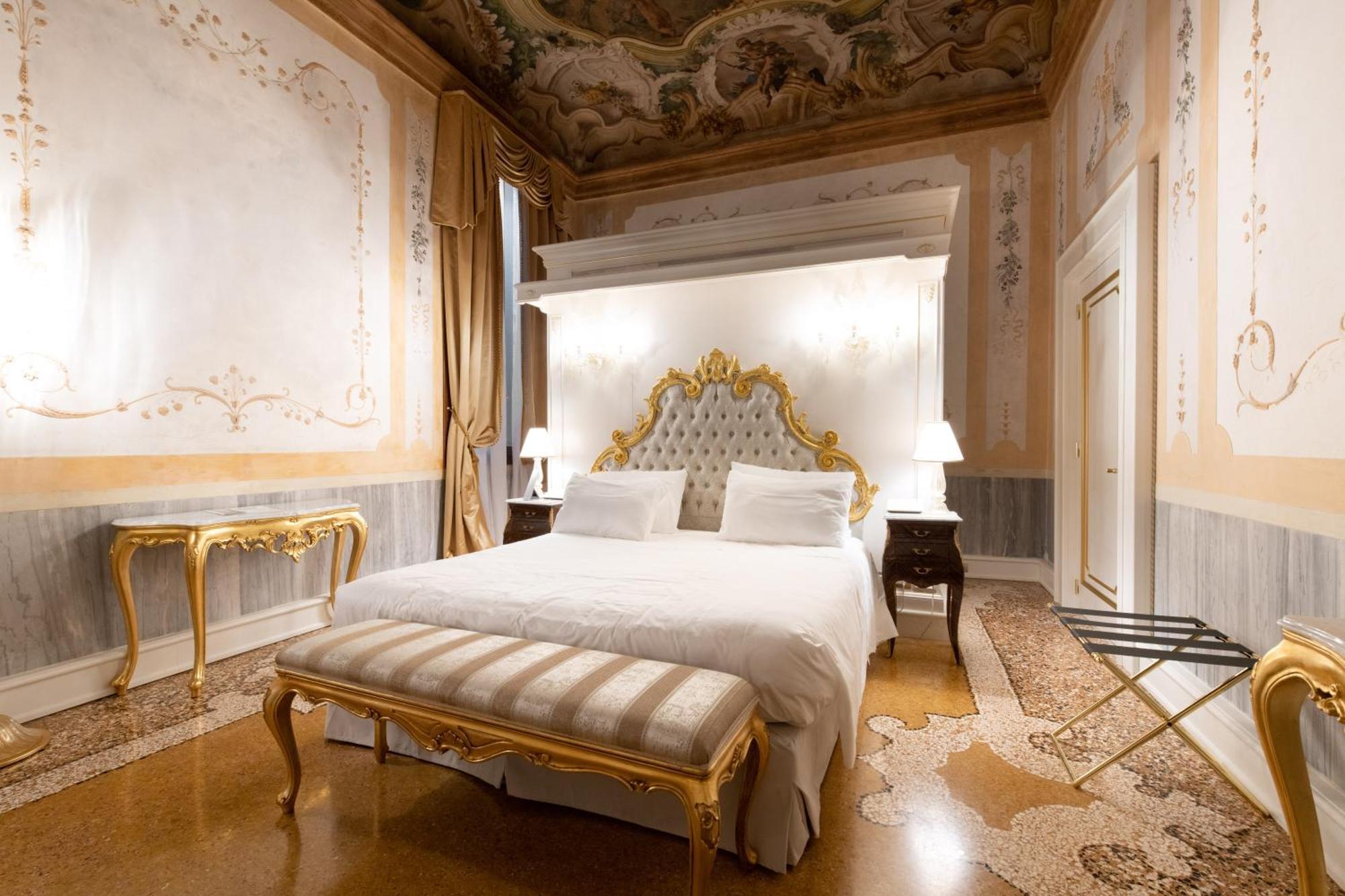 Ca' Bonfadini Historic Experience Hotel Venesia Bagian luar foto