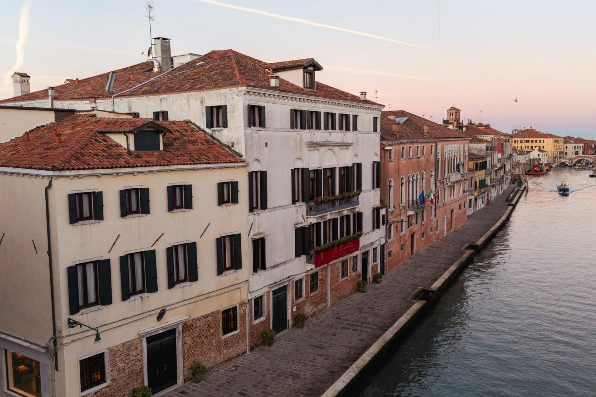 Ca' Bonfadini Historic Experience Hotel Venesia Bagian luar foto