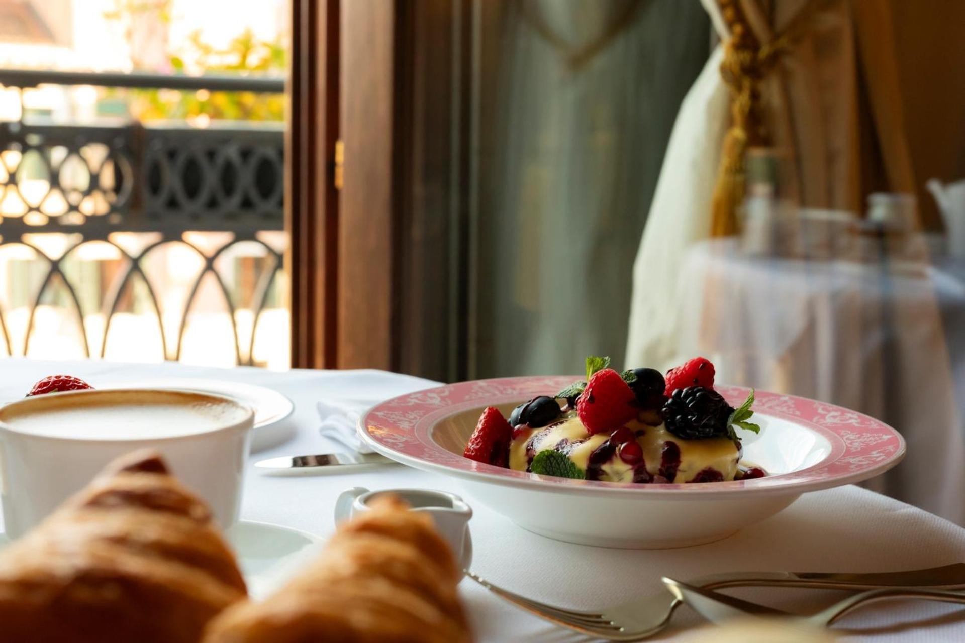 Ca' Bonfadini Historic Experience Hotel Venesia Bagian luar foto