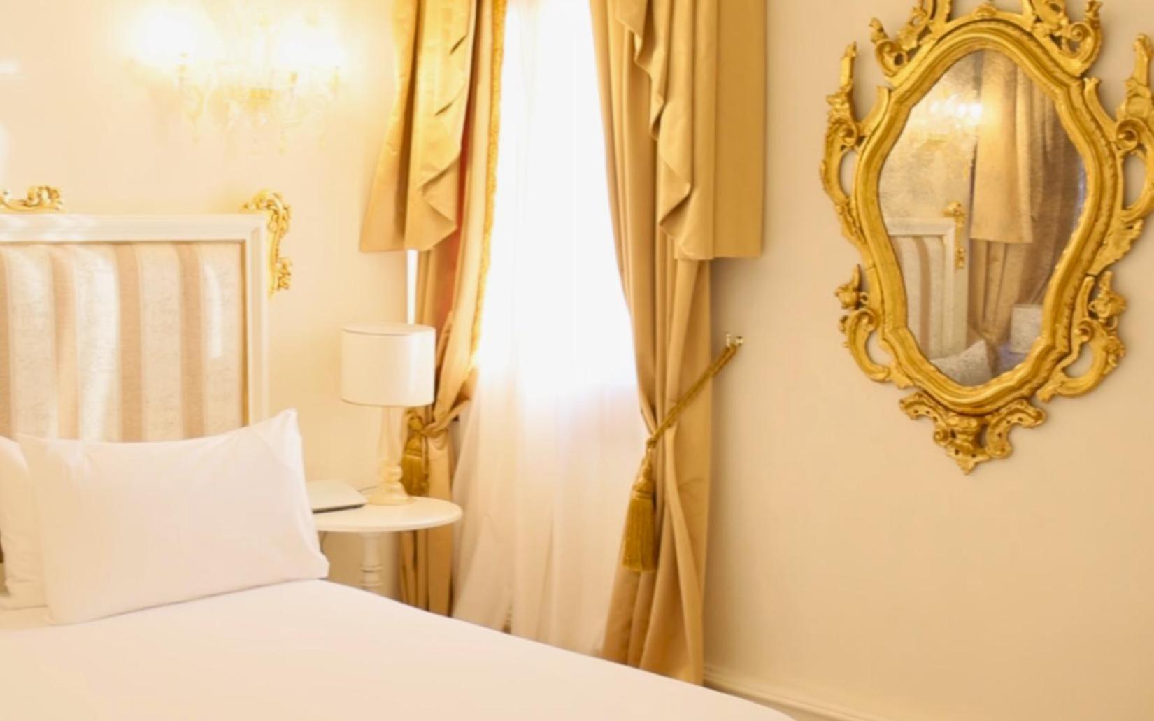 Ca' Bonfadini Historic Experience Hotel Venesia Bagian luar foto