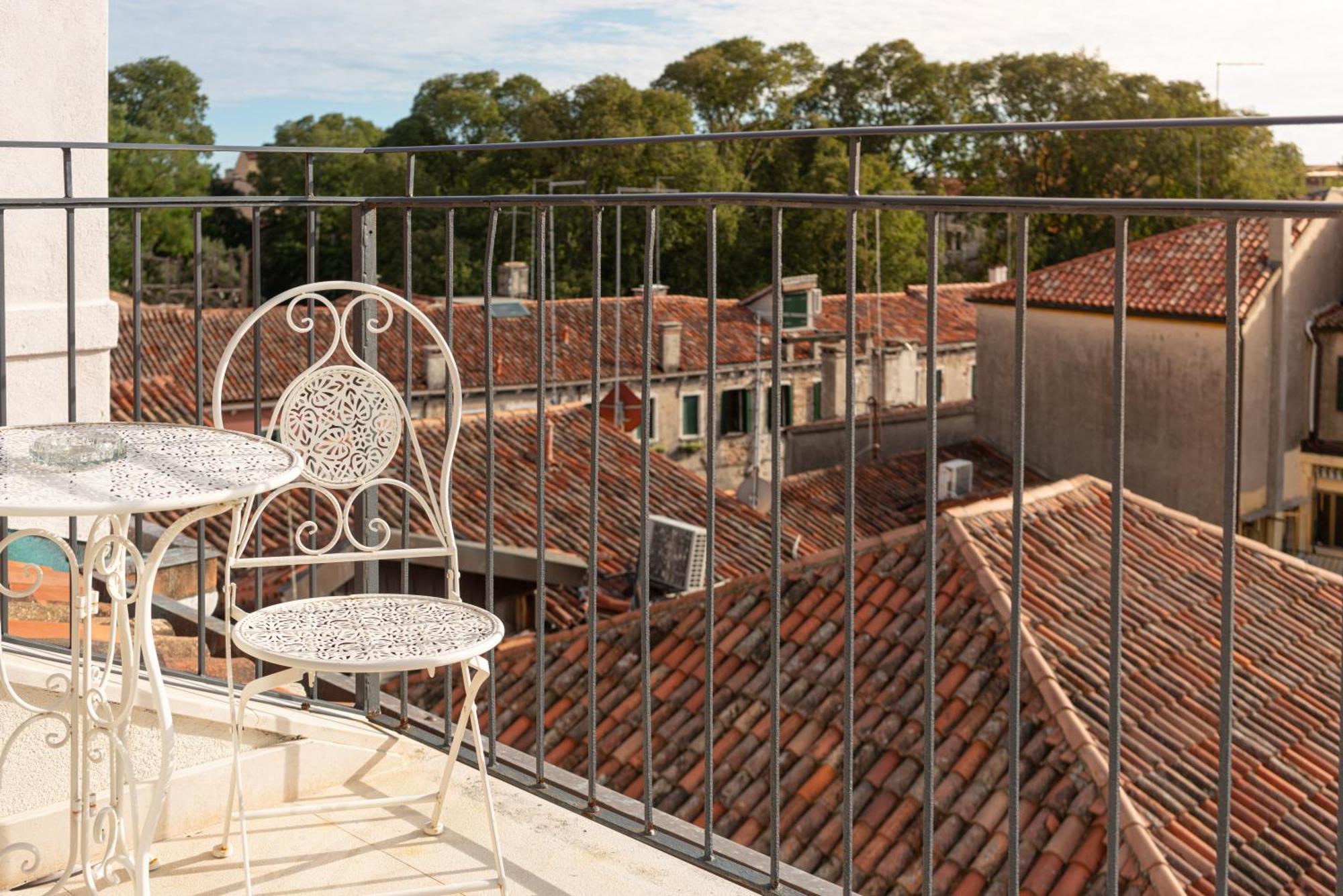 Ca' Bonfadini Historic Experience Hotel Venesia Bagian luar foto